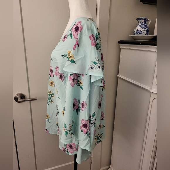 Lane Bryant Plus Size Floral Blouse - Picture 2 of 8